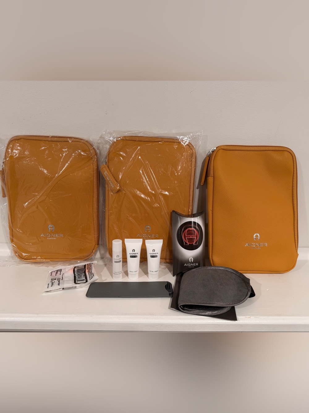 Aigner Asiana airline first class amenity kit